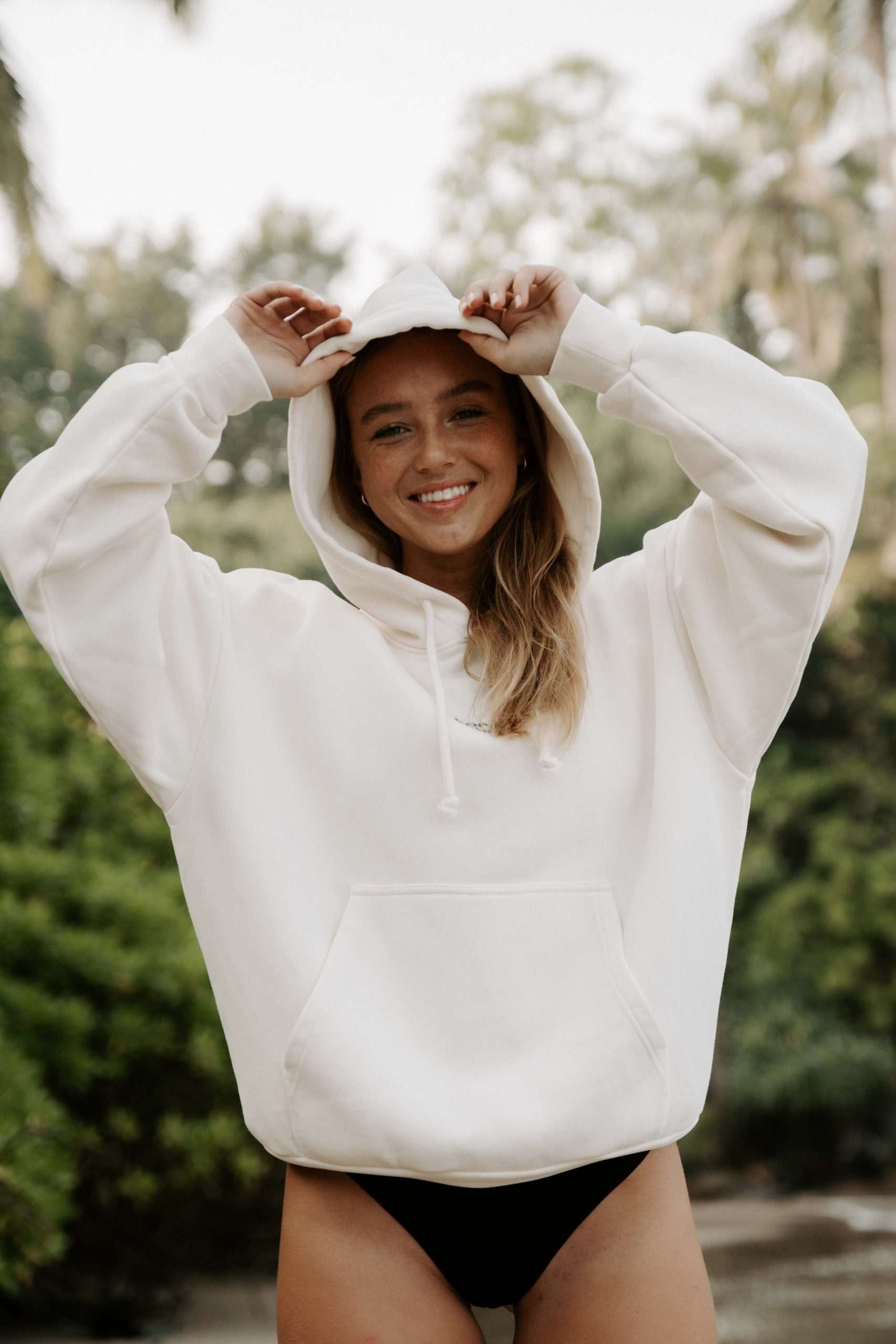 white oversized hoodie utopie club