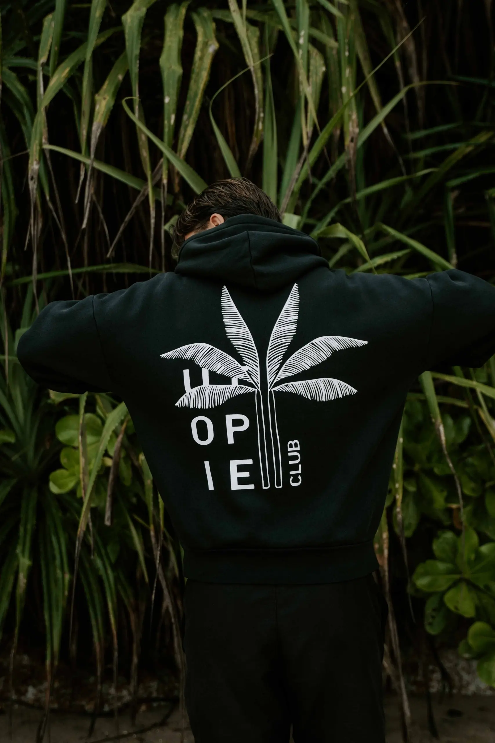 black oversize hoodie utopie club